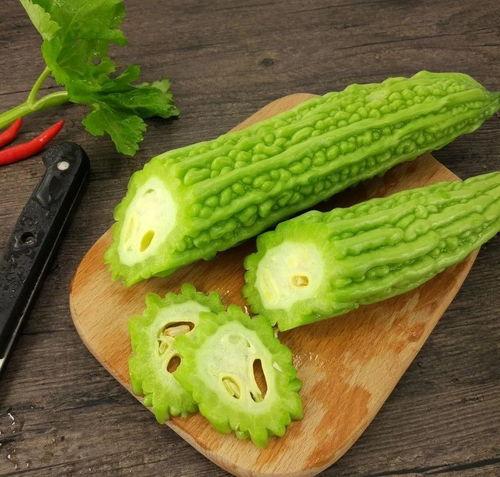 看剧吃瓜的图,跟随“看剧吃瓜”图，揭秘热门剧集幕后故事